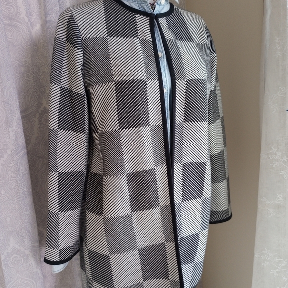 Chico's Black Grey Graphic Check Long Cardigan Sweater Coat Size Small - Picture 4 of 12
